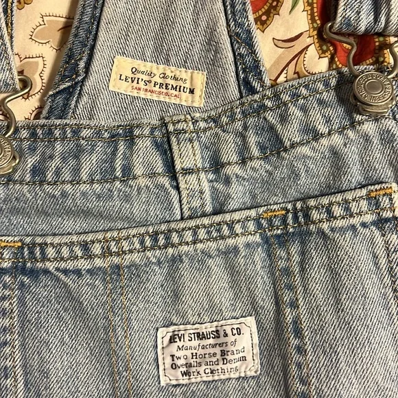 LEVIS Retro/Vintage Style Light Wash Distressed Denim Overalls - Picture 9 of 15
